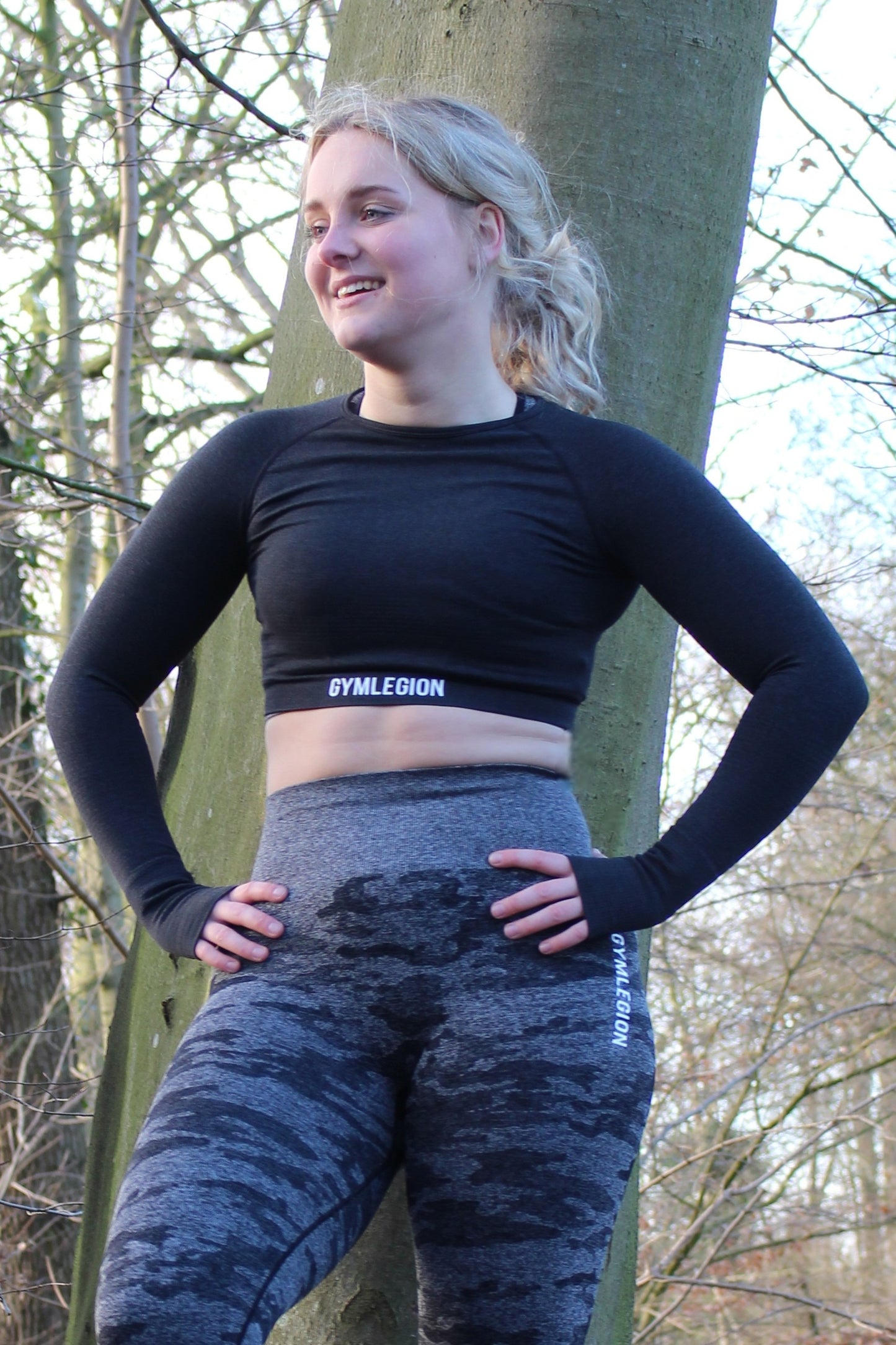 Seamless Long Sleeve Crop Top - Black
